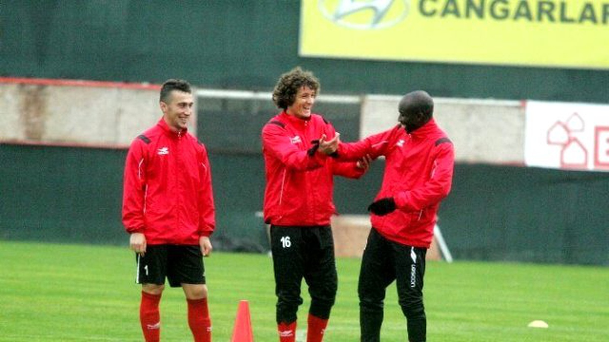 Antalyaspor\'da Osmanlıspor Maçı Hazırlıkları Devam Ediyor