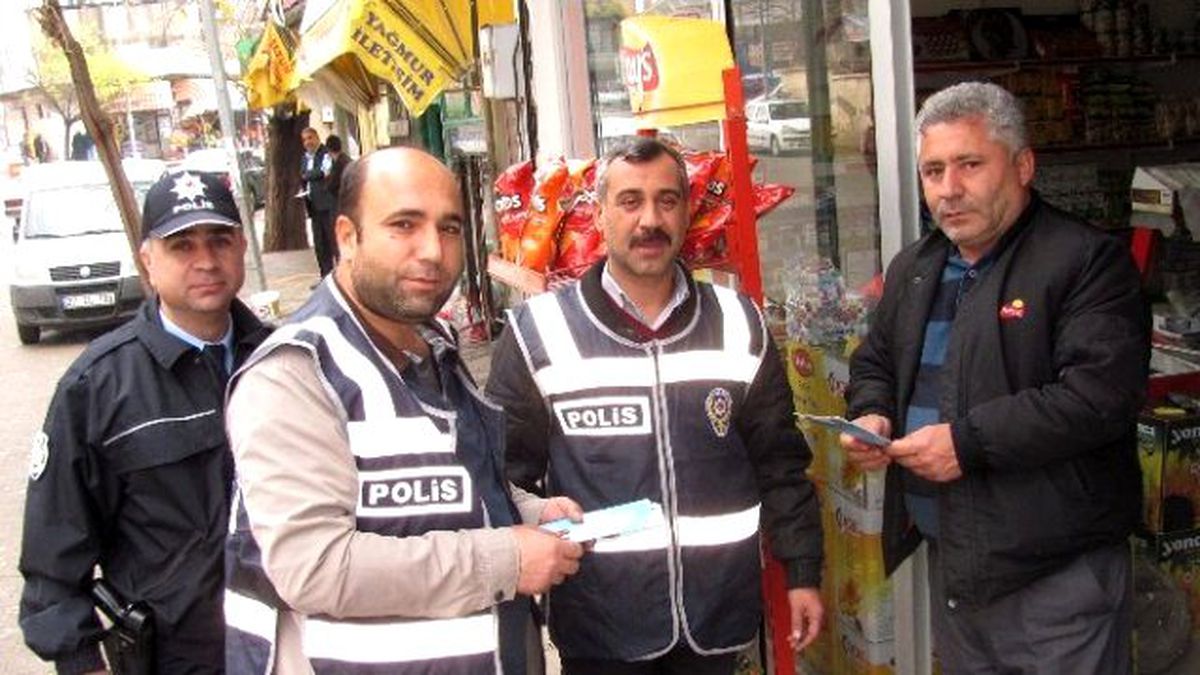Araban Polisi Esnafları Bilgilendirdi
