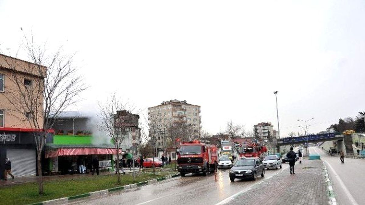 Bursa\'da Madde Bağımlıları Ev Yaktı