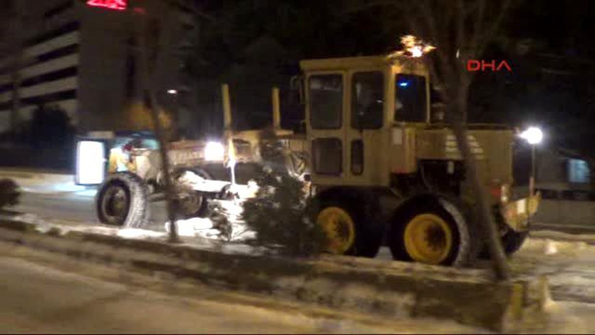 Çanakkale\'de Sokak Eğlencelerine Hava Engeli