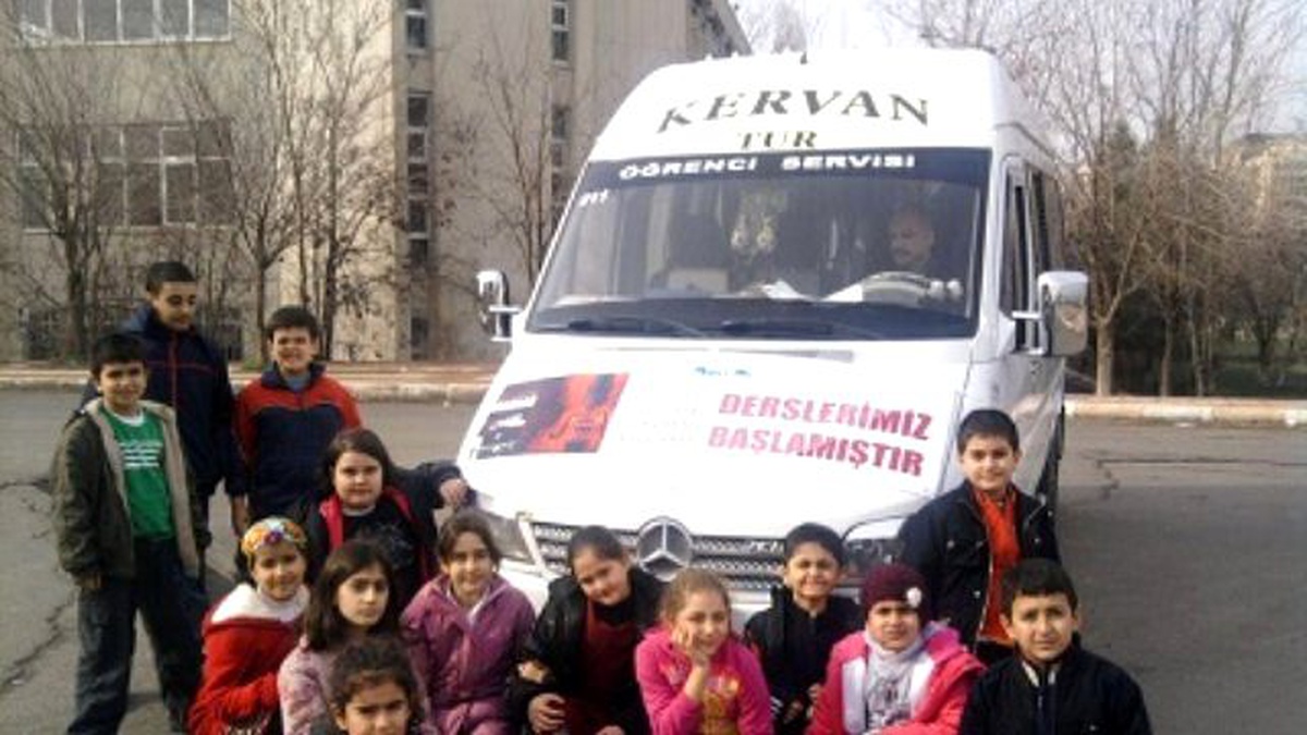 Diyarbakırlı Öğrenciler Suriyeli Kardeşlerine Yardım Elini Uzattı