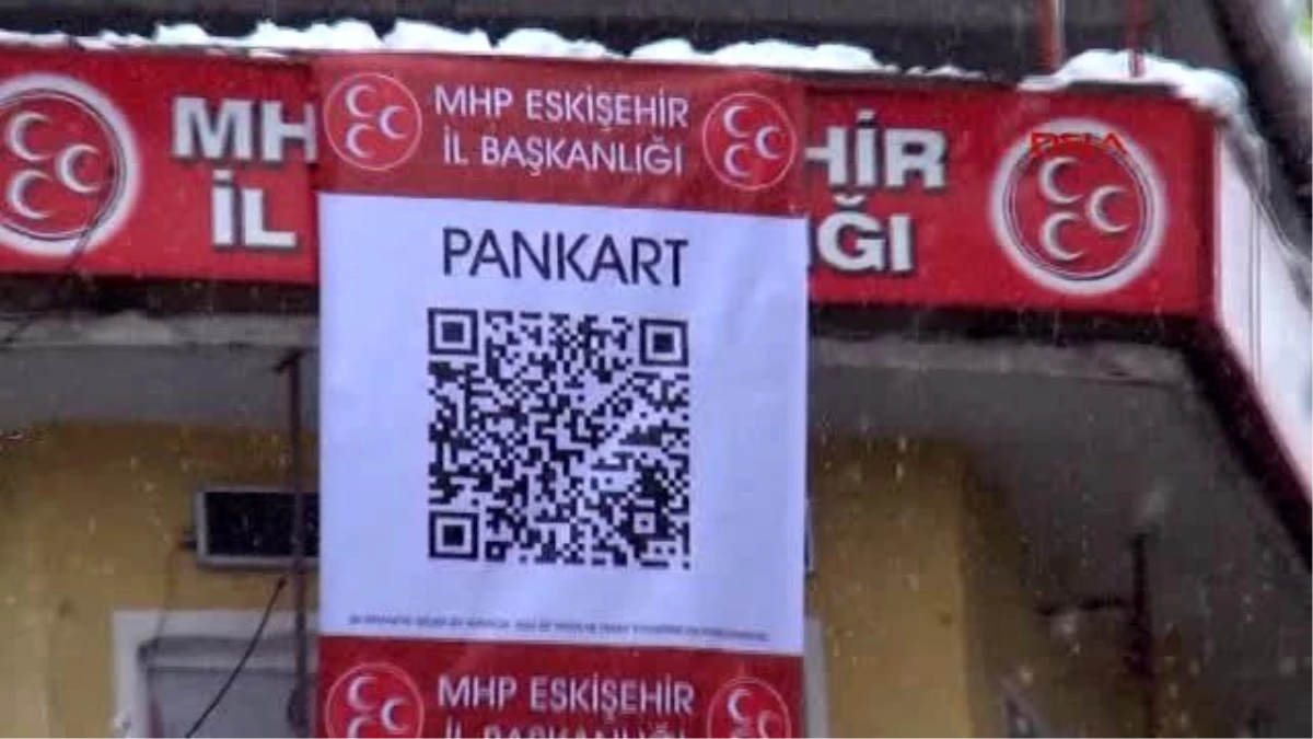 Eskişehir MHP Binasına Kodlu Pankart