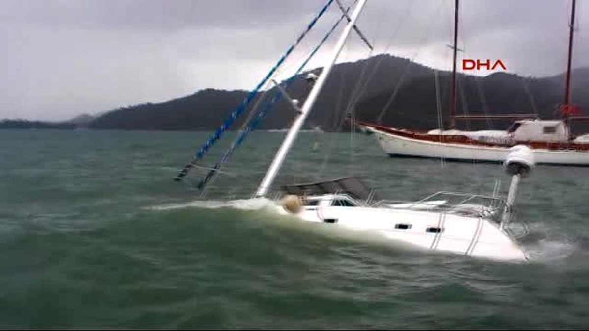 Fethiye Fırtınada Yelkenli Yat Battı