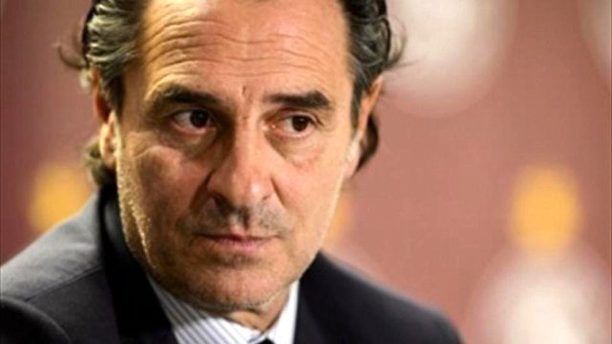 Galatasaray Cesare Prandelli\'nin İki Aylık Alacaklarını Ödedi