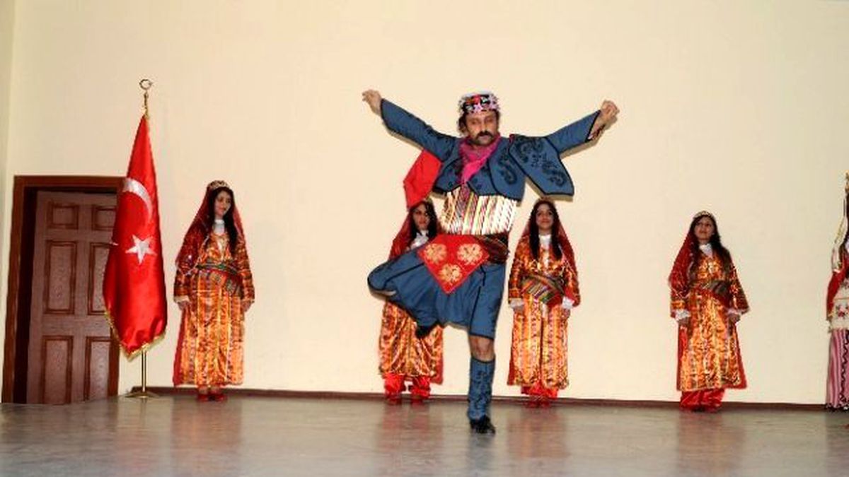 Nurhak\'ta Halk Eğitim Gecesi