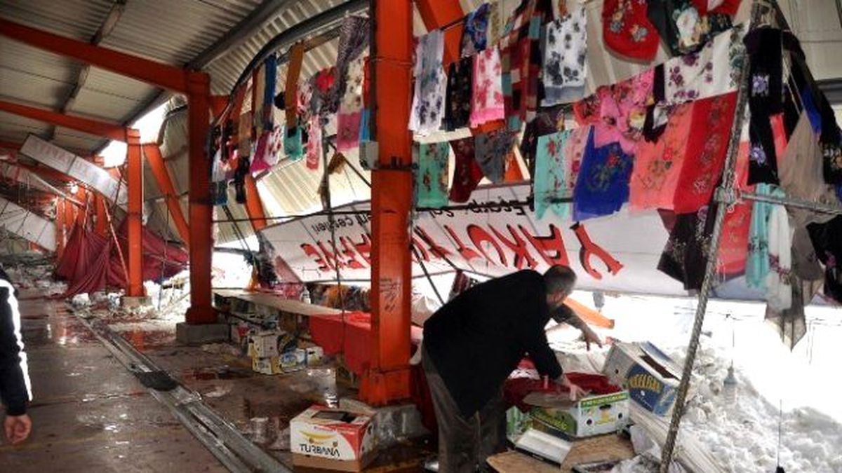 Önce Canlarını Sonra, Mallarını Kurtardılar
