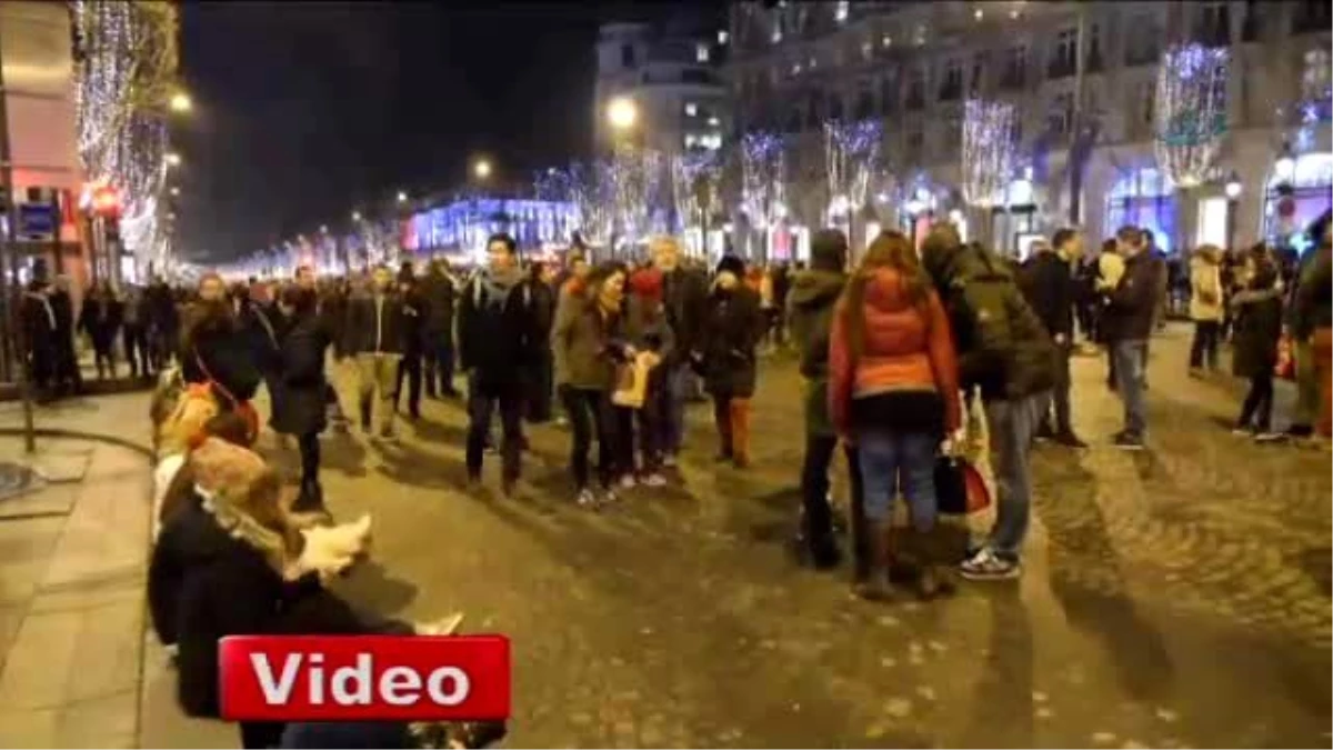 Paris Yeni Yıla Sıkı Güvenlik Önlemleriyle Girdi
