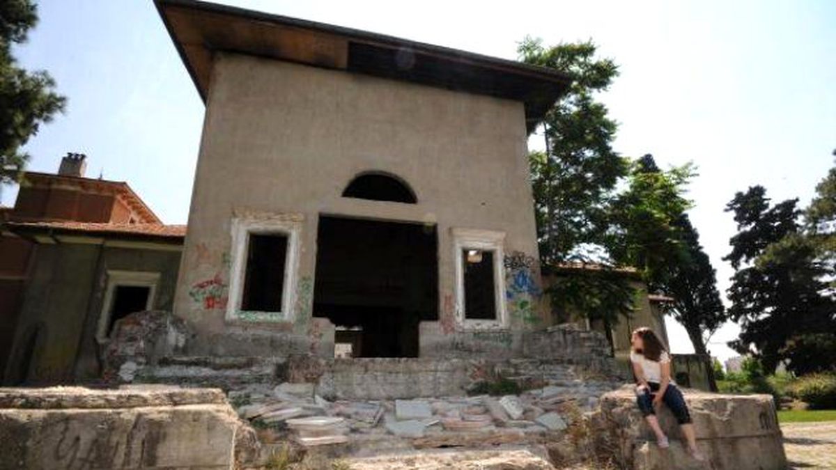 Bornova\'da Paylaşılamayan Köşk Harabe Oldu