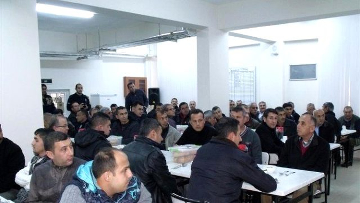 Salihli\'de Mahkumlar Yeni Yılı Kutladı