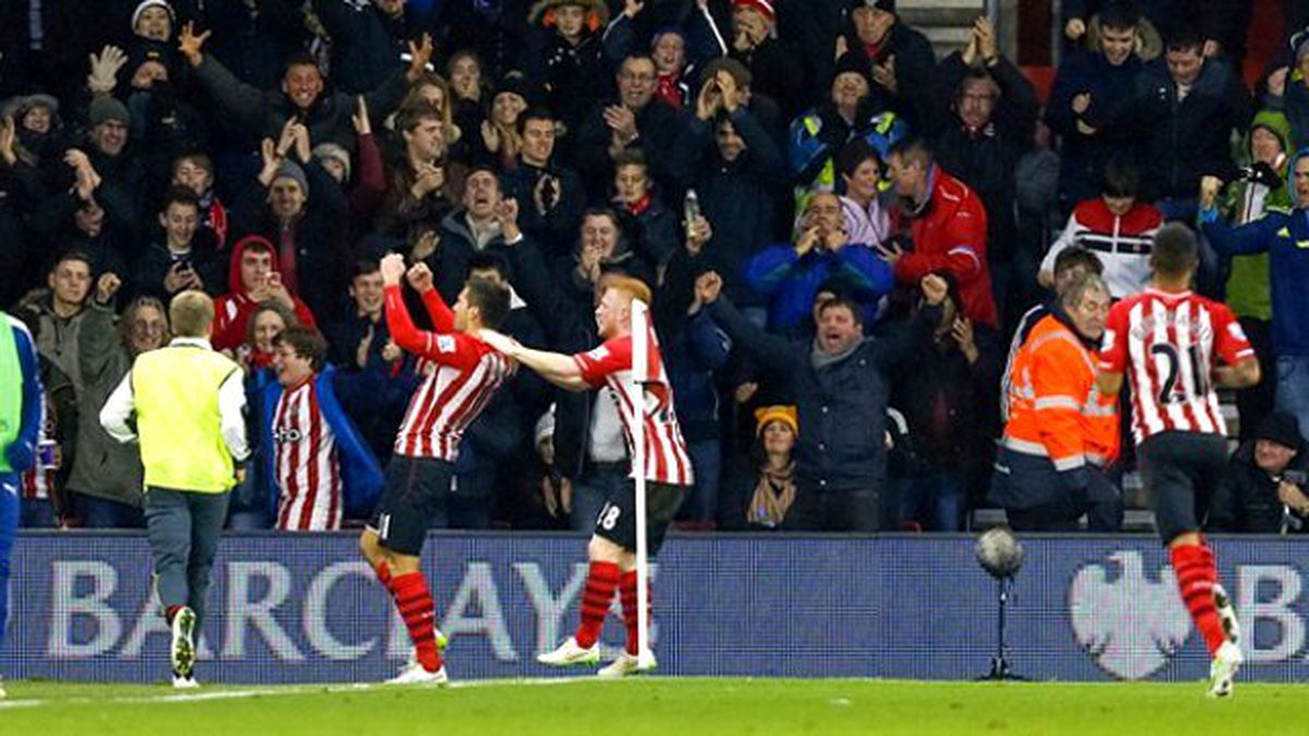 Southampton, Arsenal\'ı 2-0 Yendi