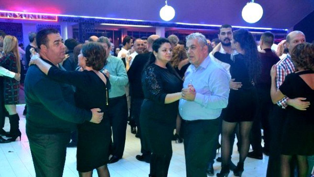 Taraftarlar, Yeni Yılı Meşalelerle Karşıladı
