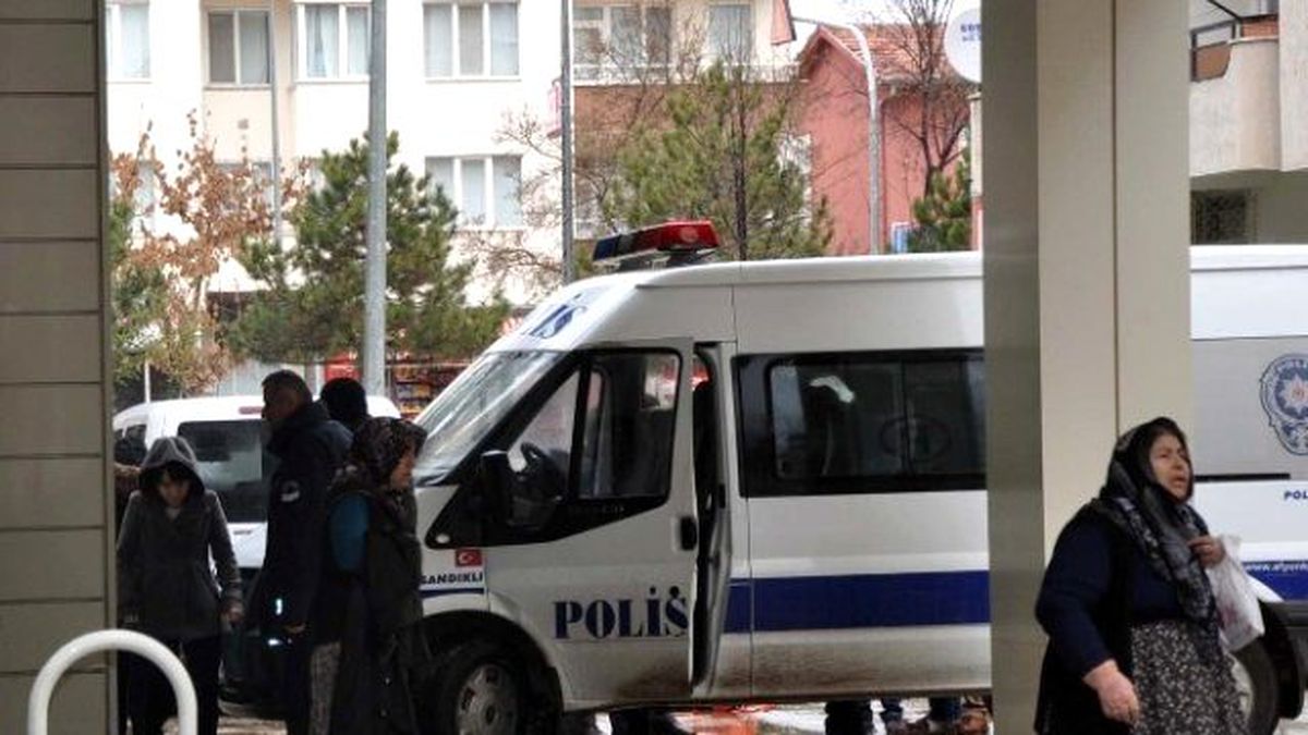Uyuşturucu Partisi Karakolda Bitti