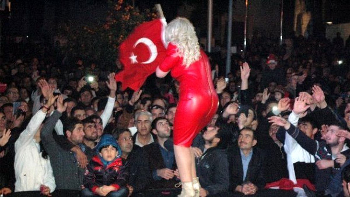 Yeni Yıl Bodrum\'da Coşku ile Kutlandı
