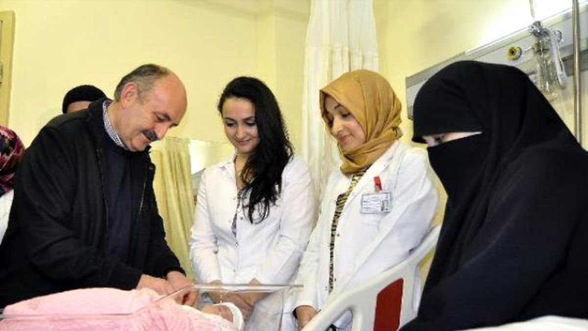 Yeni Yılın İlk Bebeği Meryem Azra Oldu