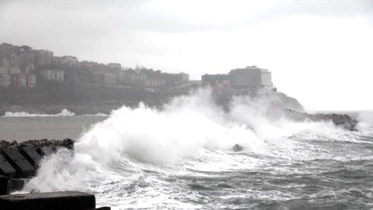 Zonguldak\'ta Dev Dalgalar