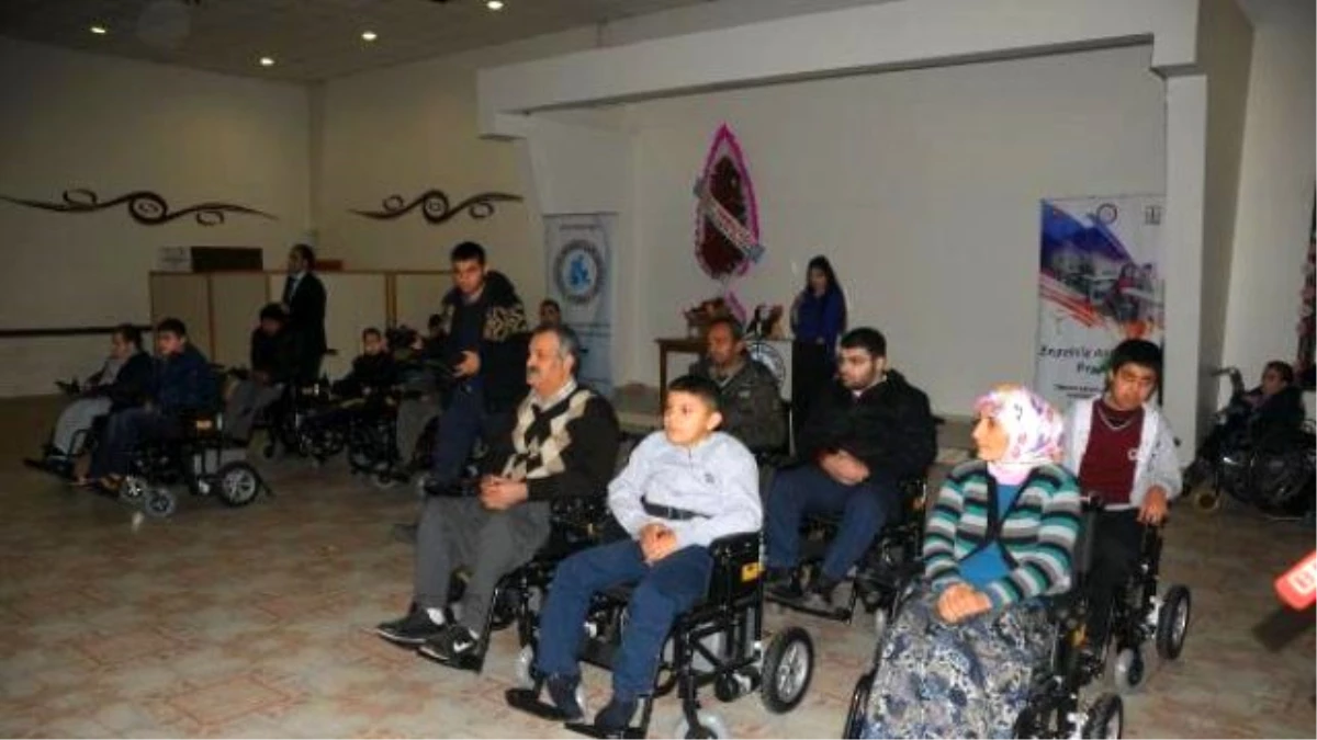 Almanya\'daki Gaziantepliler 13 Engelliye Akülü Sandalye Gönderdi