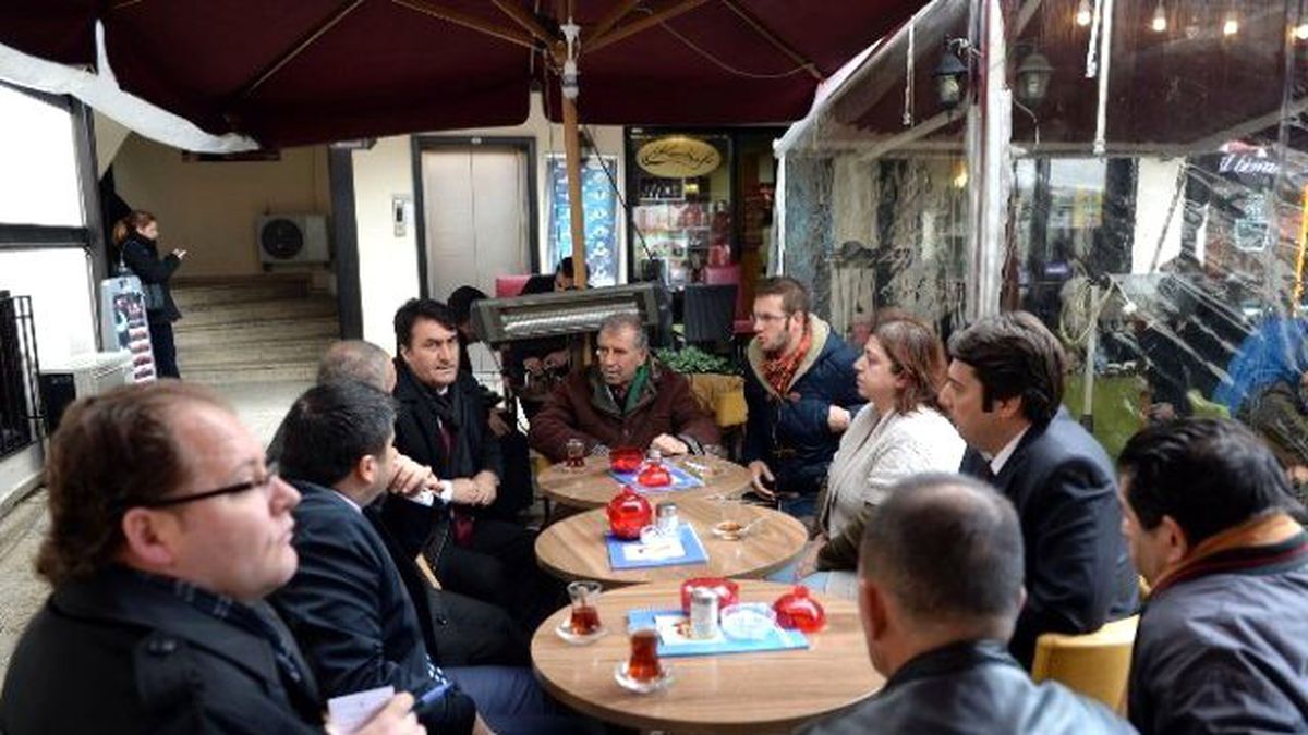 Apolyont Hanı Esnafı Dündar\'dan Çatı İçin Yardım İstedi
