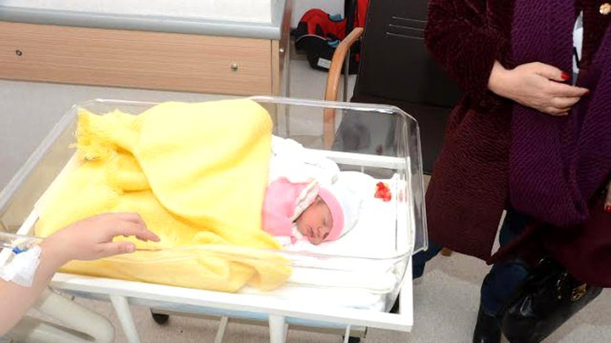 Beylıkdüzü\'nde Yeni Yılın İlk Bebeği Nurşen Bebek Oldu