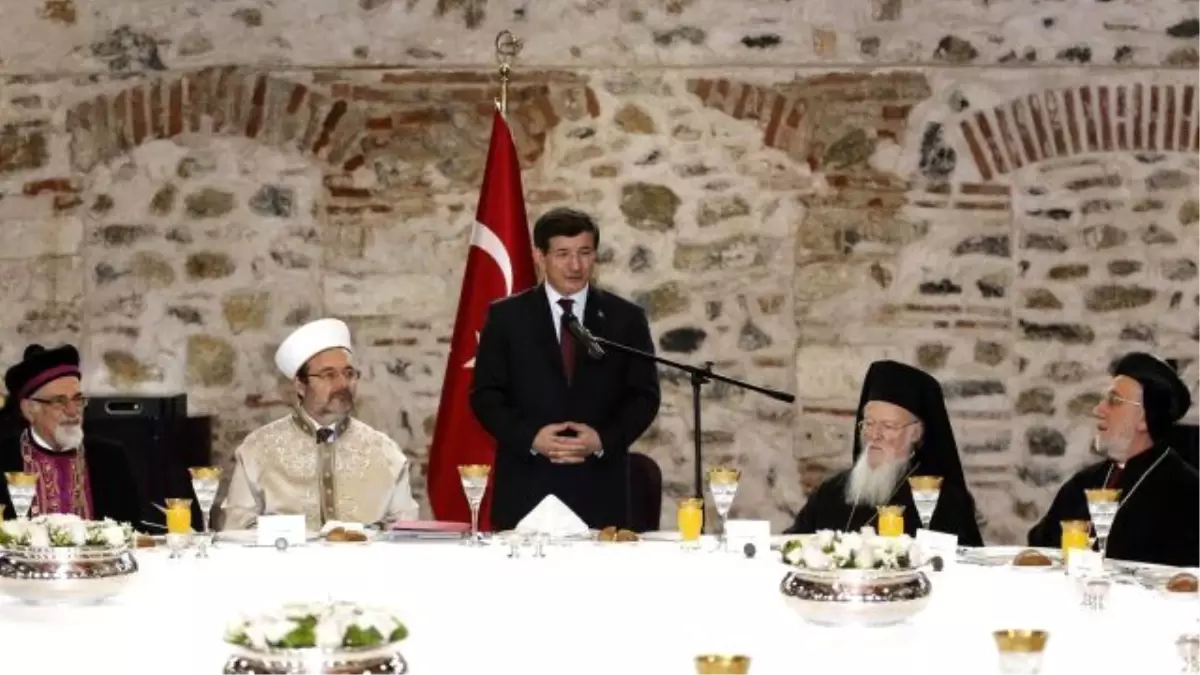 Davutoğlu\'nun Katıldığı Toplantıda \'Yeni Kilise\' Kararı Çıktı