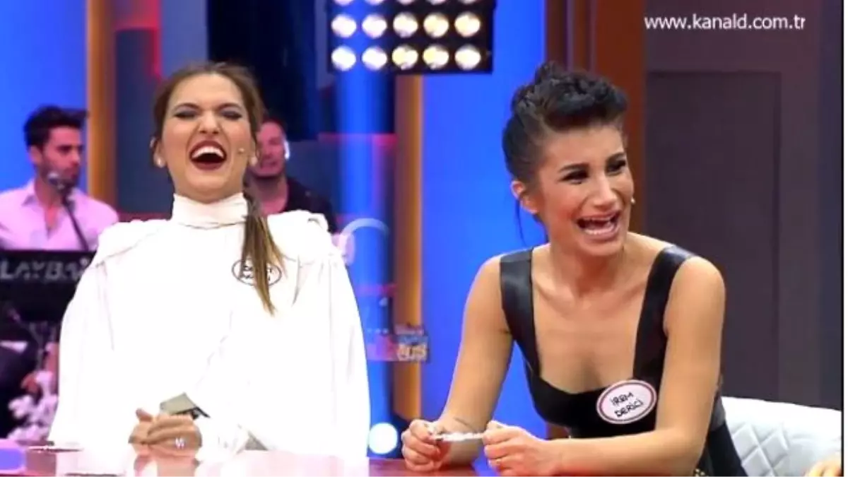 Demet Akalın\'dan Bağış Tepkilerine Çok Sert Cevap