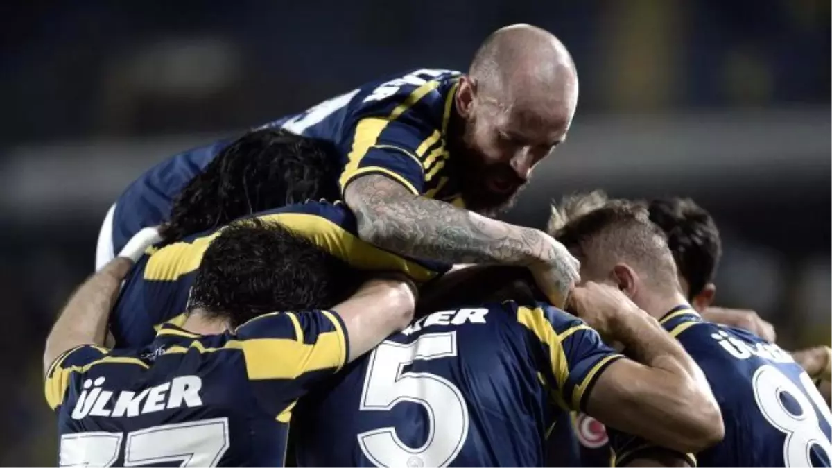 Fenerbahçe Başakşehir\'i Yenerek 2015\'e Üç Puanla Başlamak İstiyor