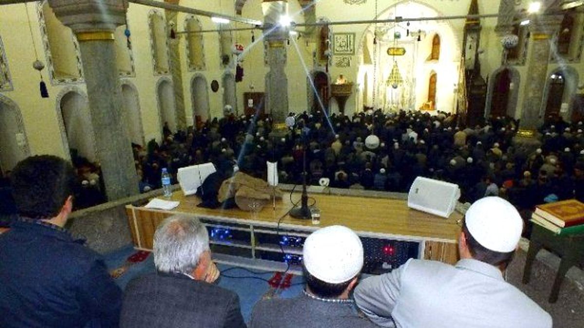 Kütahya\'da Camiler Doldu Taştı