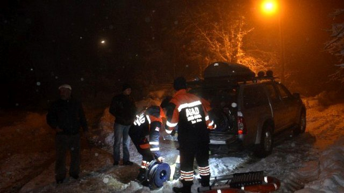 Kar Yüzünden Mahsur Kalanlar Kurtarıldı