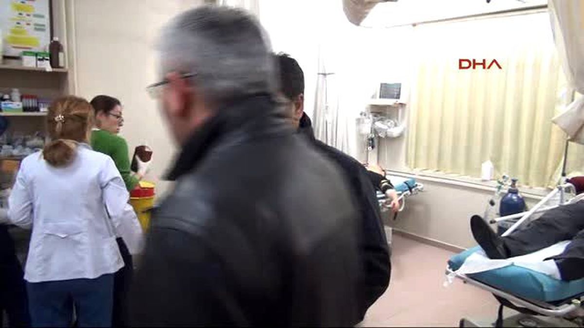 Sivas\'ta Yolcu Otobüsü Devrildi: 51 Yaralı Ek2