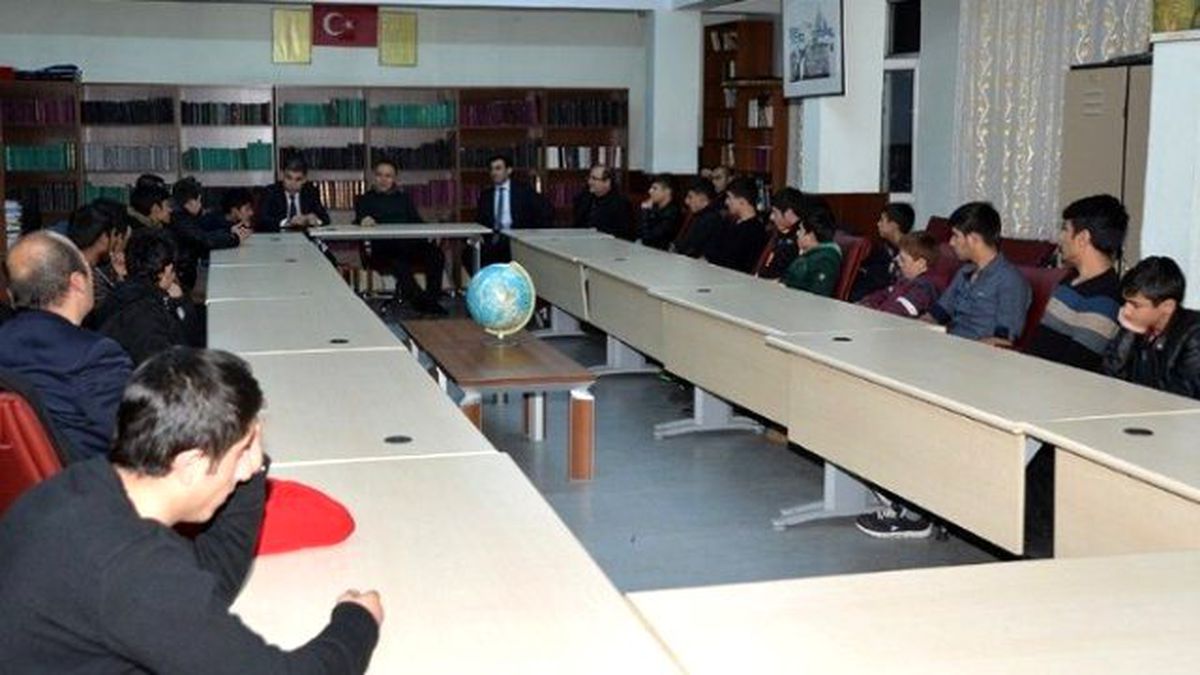 Vali Altıparmak Çocukları Unutmadı