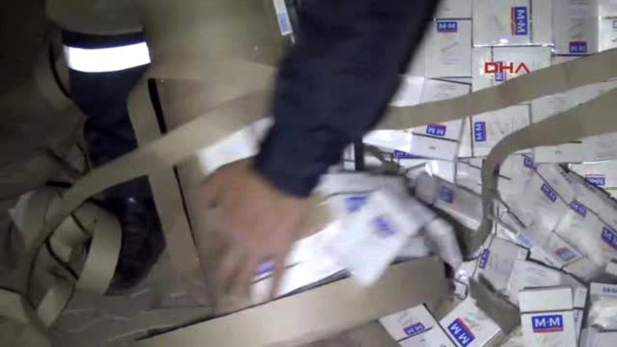 Aksaray Paspas Ruloları Arasında 10 Bin Paket Sigara Ele Geçirildi