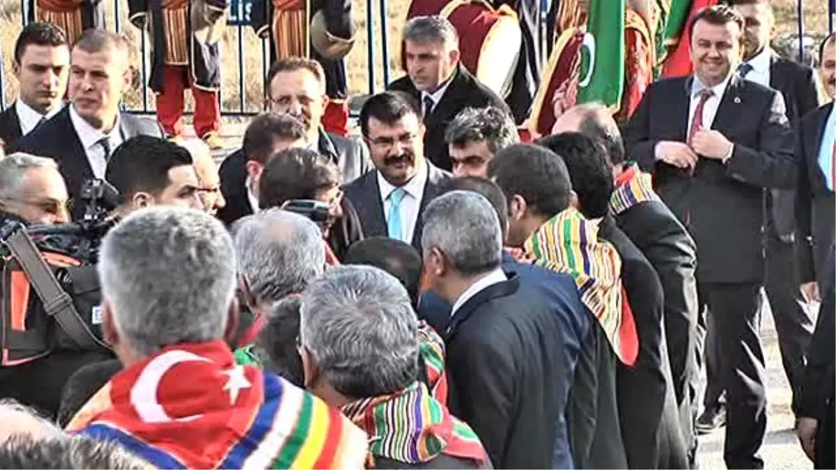 Davutoğlu, Yörük Çadırını Ziyaret Etti (2)