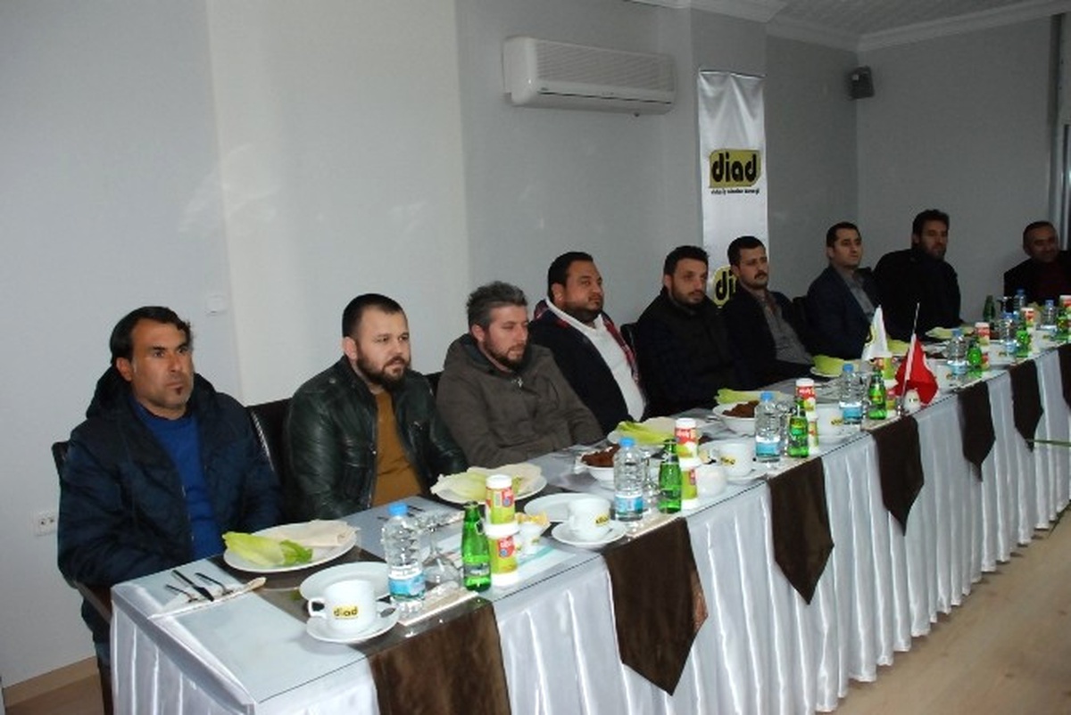 Diad\'tan 75 Gençliğe Çiğ Köfte Ziyafeti