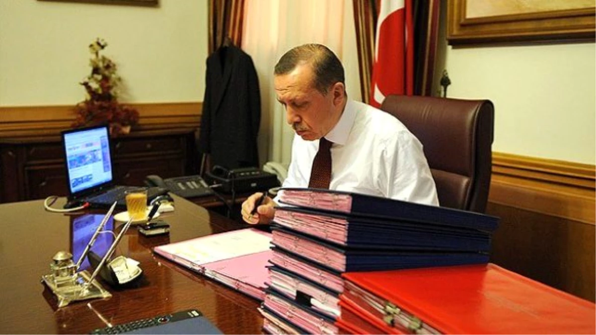 Erdoğan\'ın Ofisinden Skandal Fotoğraf