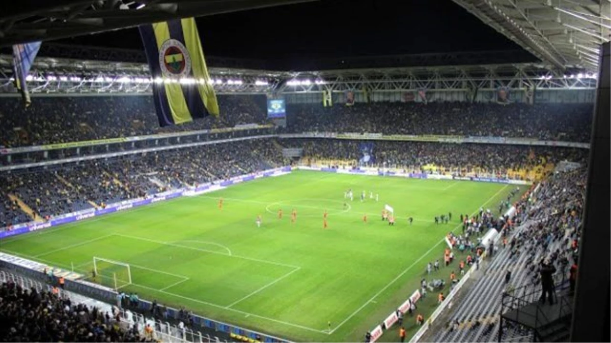 Fenerbahçe-Başakşehir Maçında Tribünler Yine Boş Kaldı