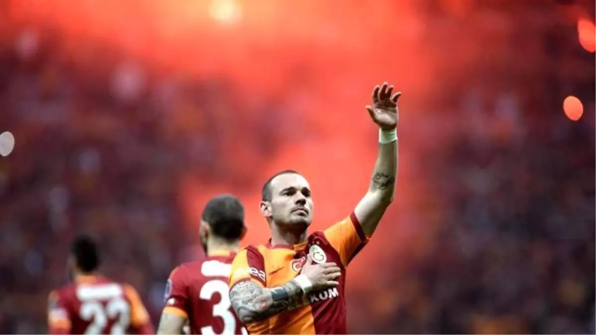 Galatasaray Taraftarından Wesley Sneijder Tepkisi