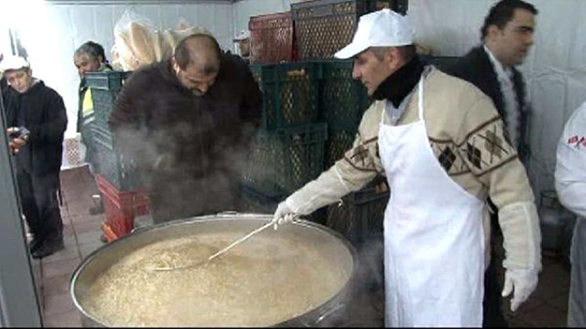 Gaziosmanpaşa\'da Hamsi Kuyruğu