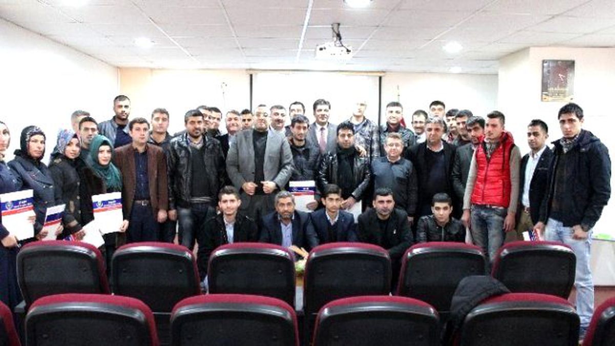 Genç Girişimcilere Sertifikaları Törenle Dağıtıldı