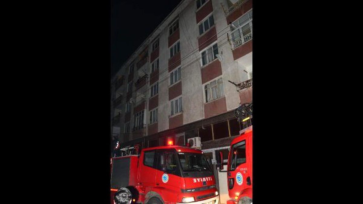 Yangında Mahsur Kalanları İftaiye Kurtardı