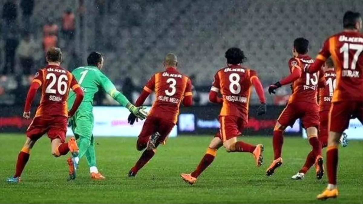 2015\'in İlk Derbisinde Kazanan Galatasaray