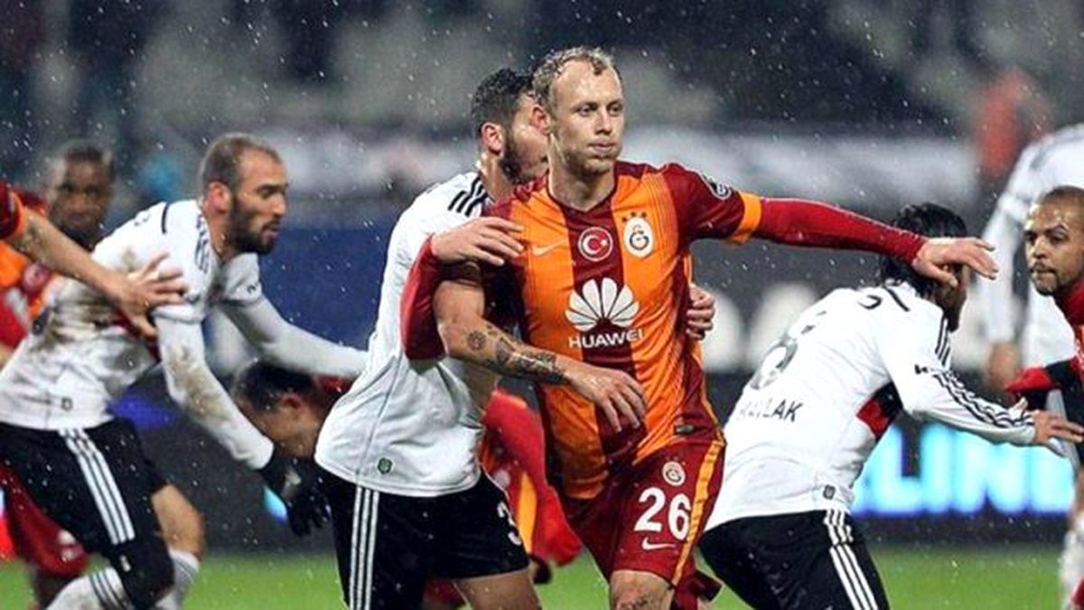 Beşiktaş Kırmızıya İyi Alıştı