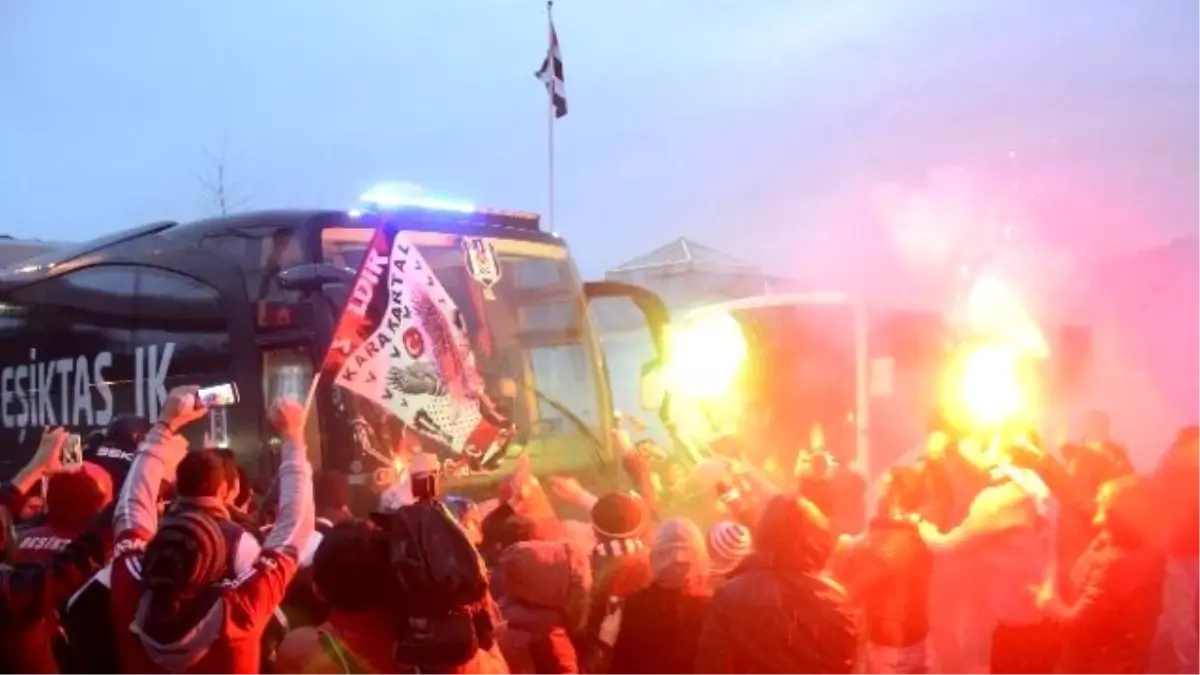 Beşiktaş, Olimpiyat Stadı\'na Uğurlandı