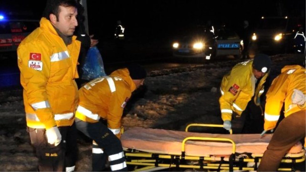 Çanakkale\'de Trafik Kazası; 2 Yaralı