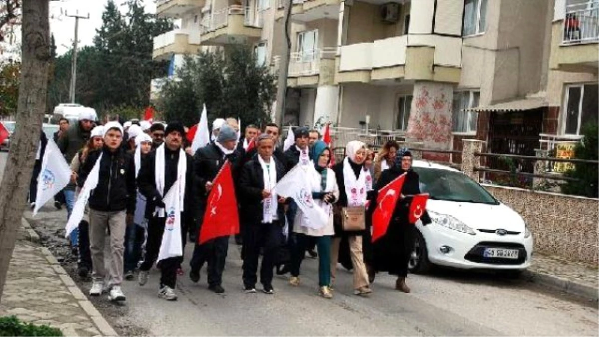 Sarıkamış Şehitleri İçin Havuza Girip, Bayrak Açtı