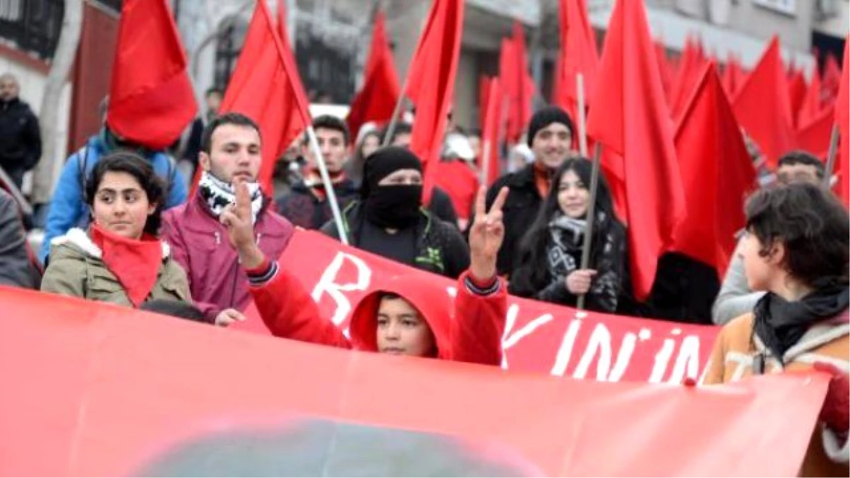 Berkin Elvan\'ın Doğum Günü Nedeniyle Düzenlenen Yürüyüş Sonrası Olay Çıktı