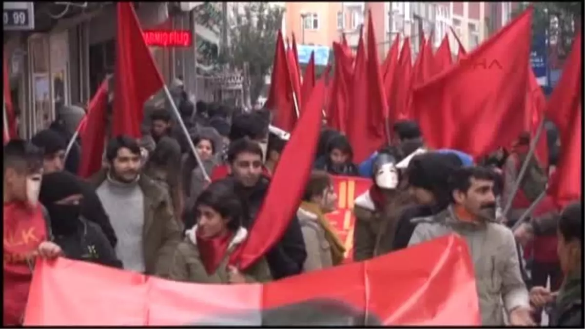 Berkin Elvan?ın Doğum Günü Nedeniyle Düzenlenen Yürüyüş Sonrası Olay Çıktı