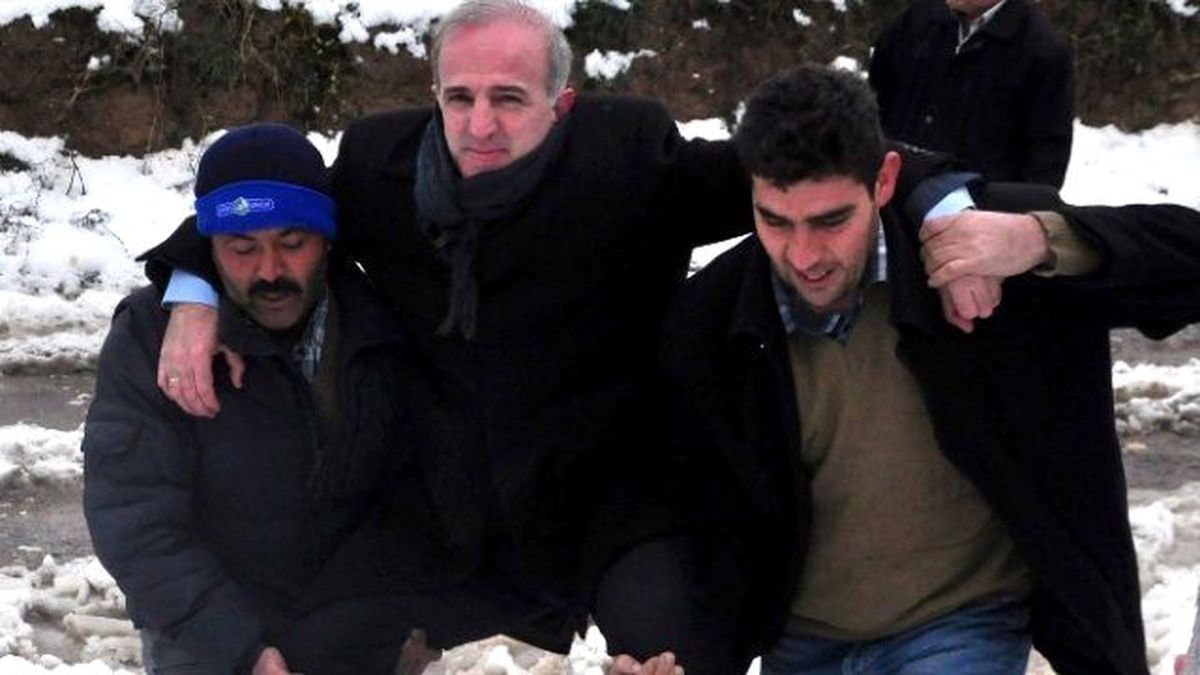 Çiftçilerin Omuzlarındaki Başkan Görevden Alındı