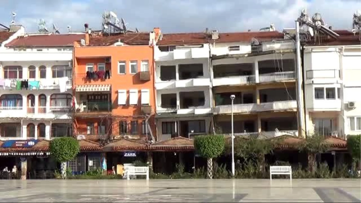Fethiye\'nin "Sarhoş Binaları" Yıkılıyor