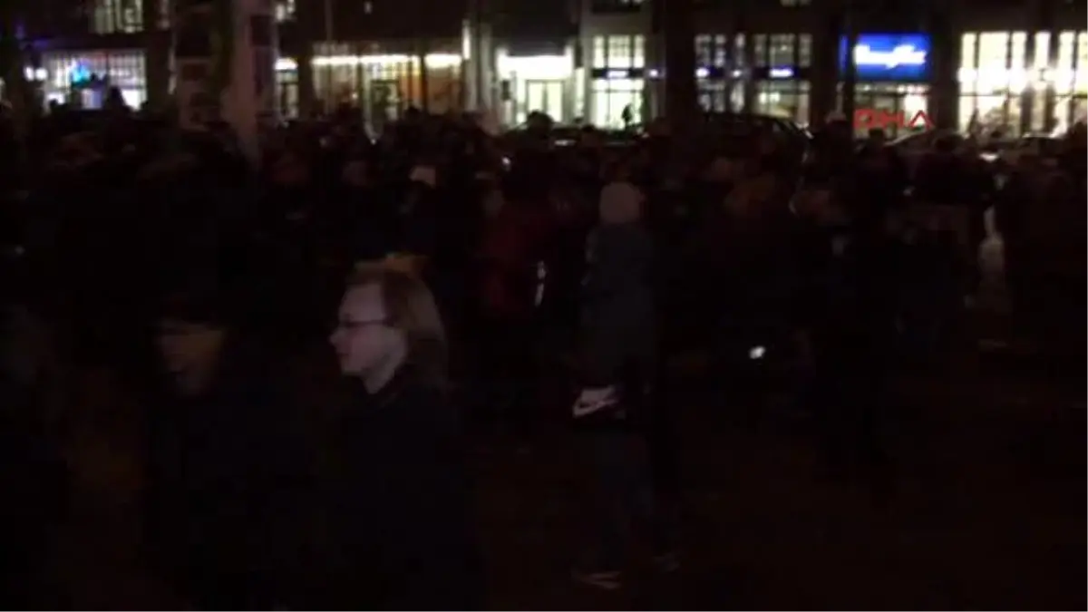 Hamburg\'da Pegida\'ya Tegida Göndermesi