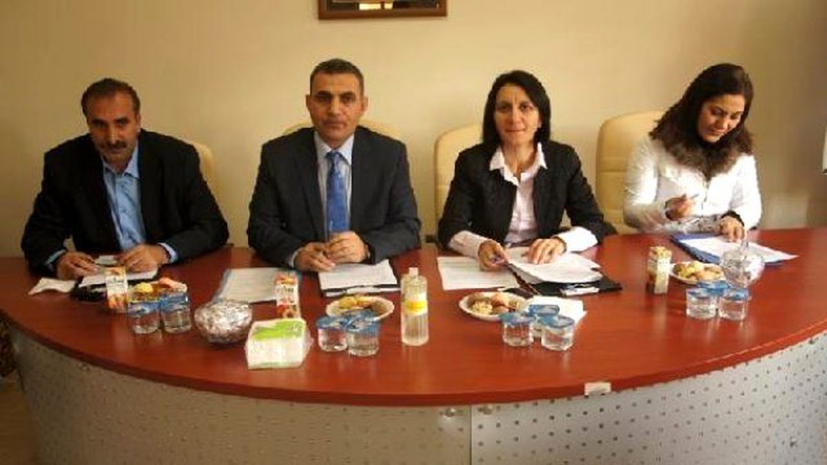 Iğdır\'da Belediye Meclisinde Türkçe, Azerice ve Kürtçe Yeni Yıl Kutlaması
