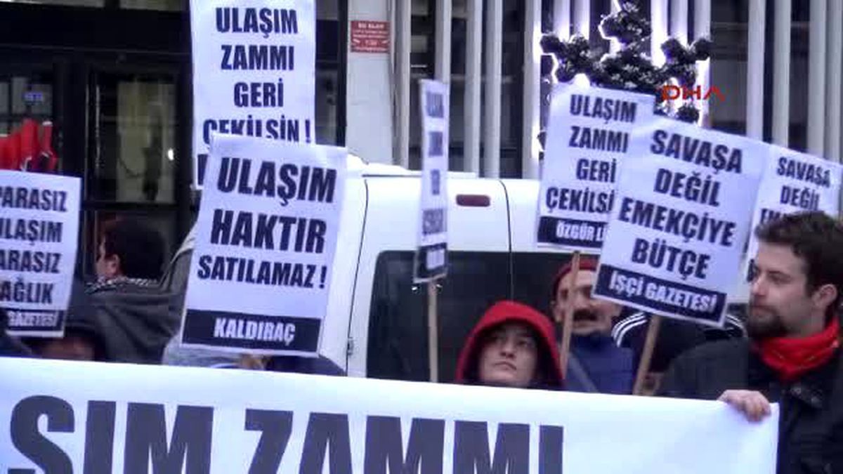 İzmir\'de Ulaşım Zammına Tepki